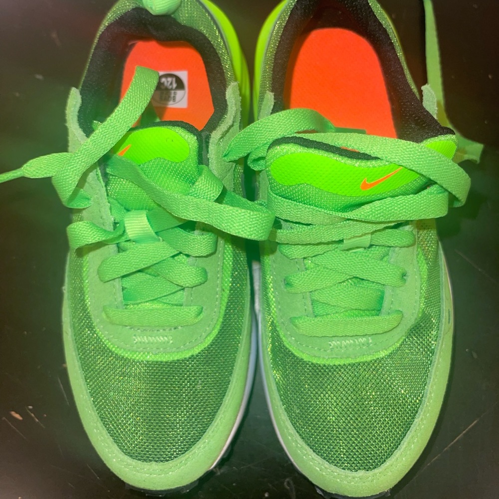 🚫SOLD ON MECARI 🚫Nike 12c